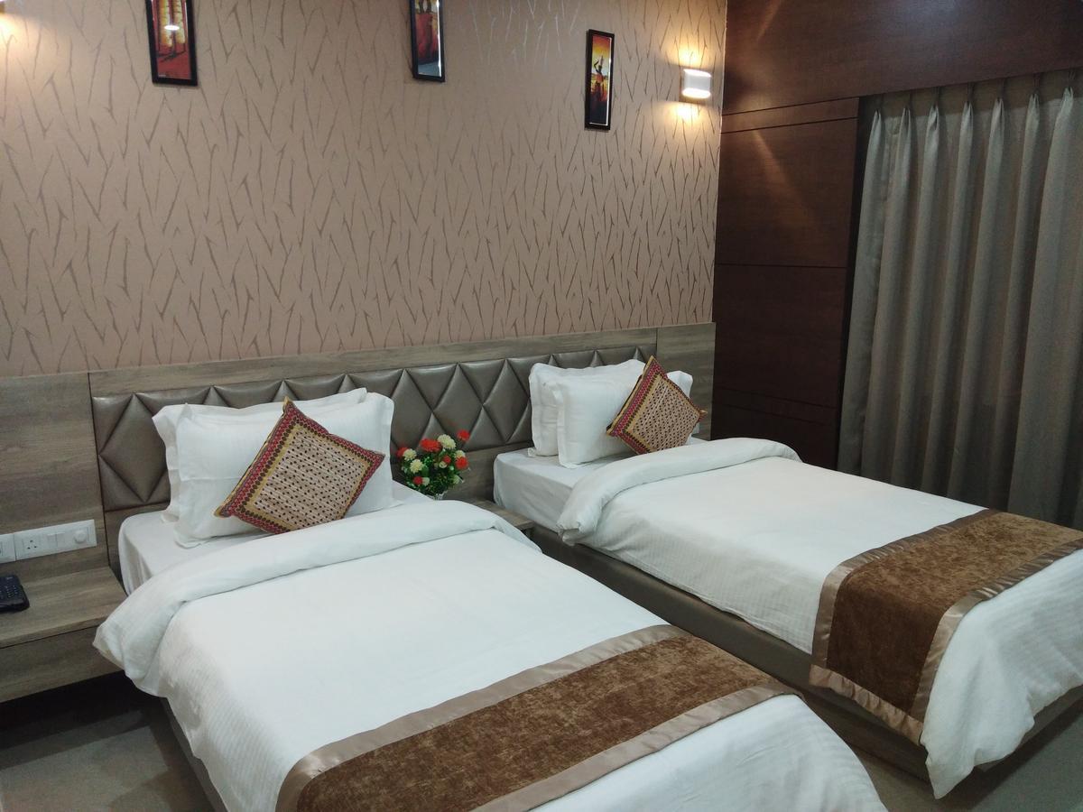 Hotel Welkin Residency Tezpur Екстер'єр фото