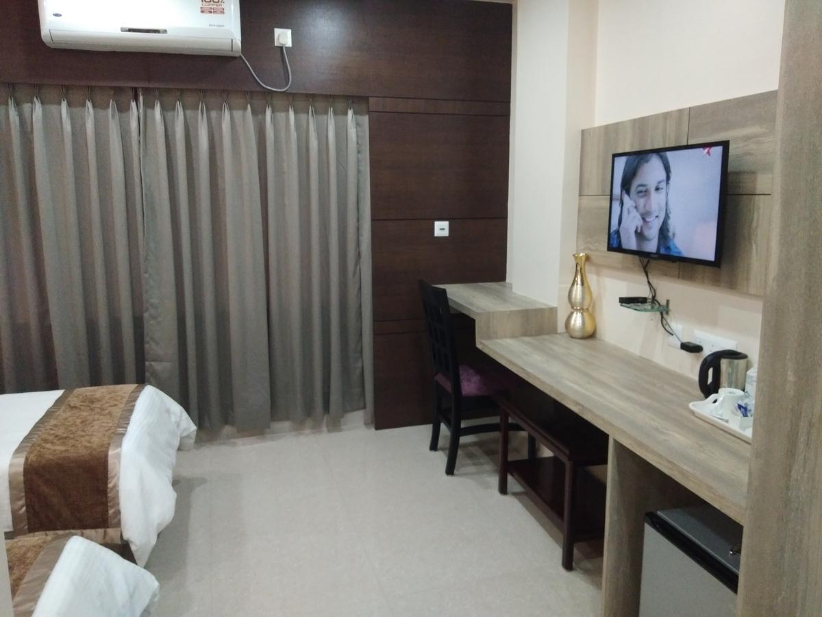 Hotel Welkin Residency Tezpur Екстер'єр фото