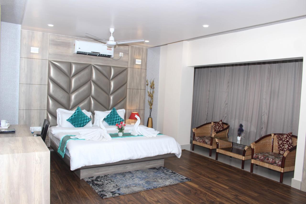 Hotel Welkin Residency Tezpur Екстер'єр фото